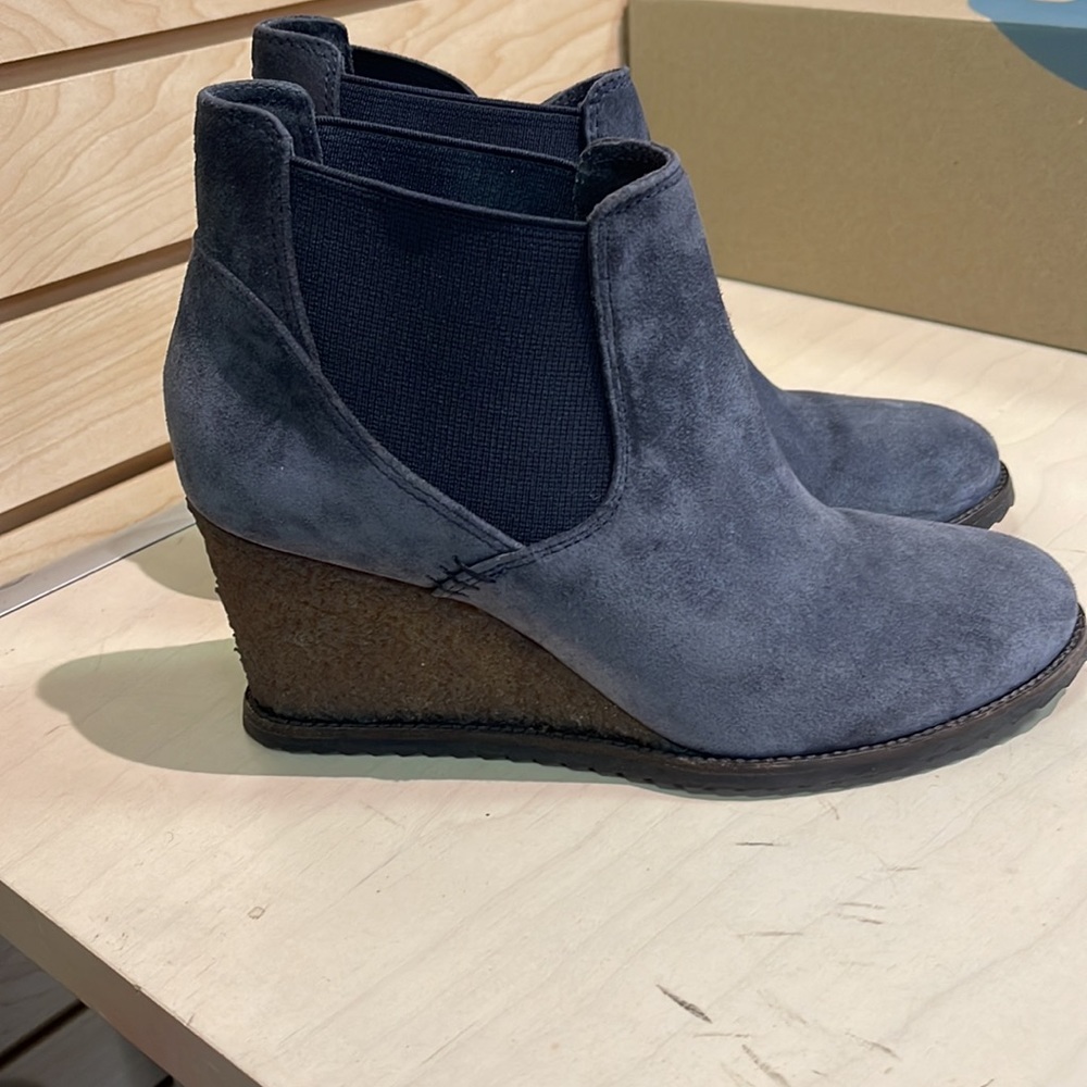 Women’s Trask Grey Suede Wedge Ankle Boots Size 8M